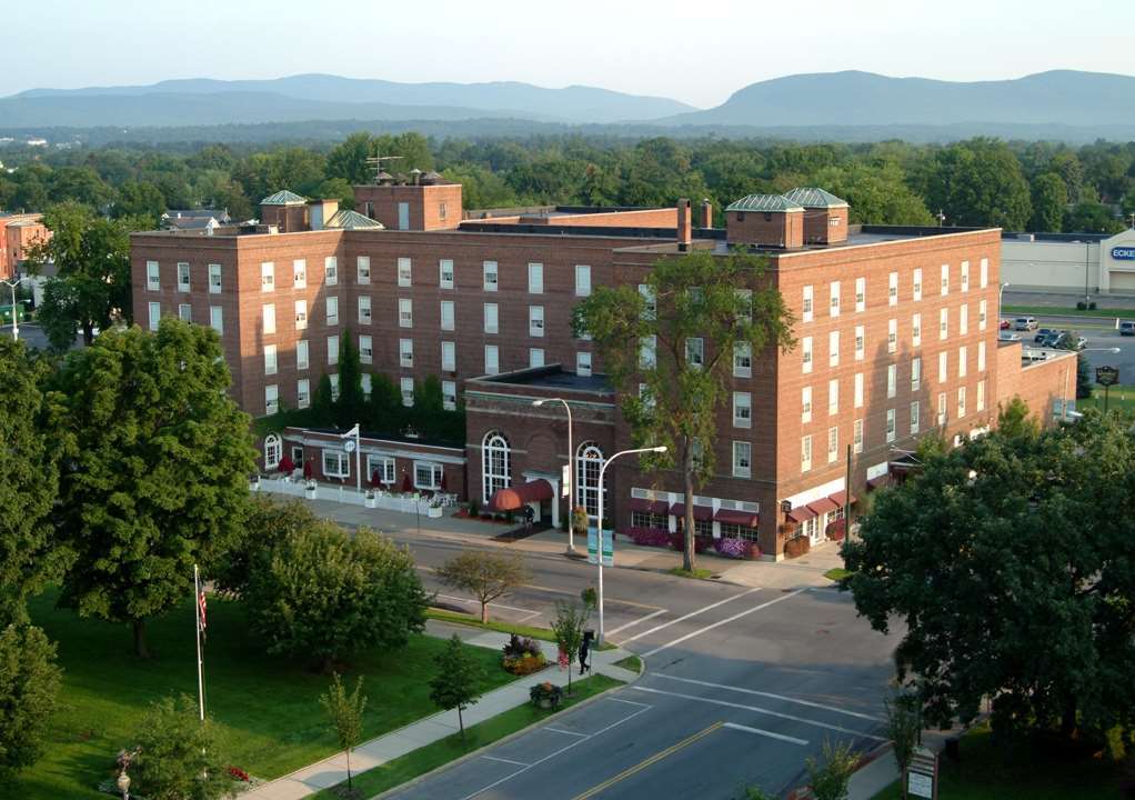 The Queensbury Hotel Glens Falls Extérieur photo