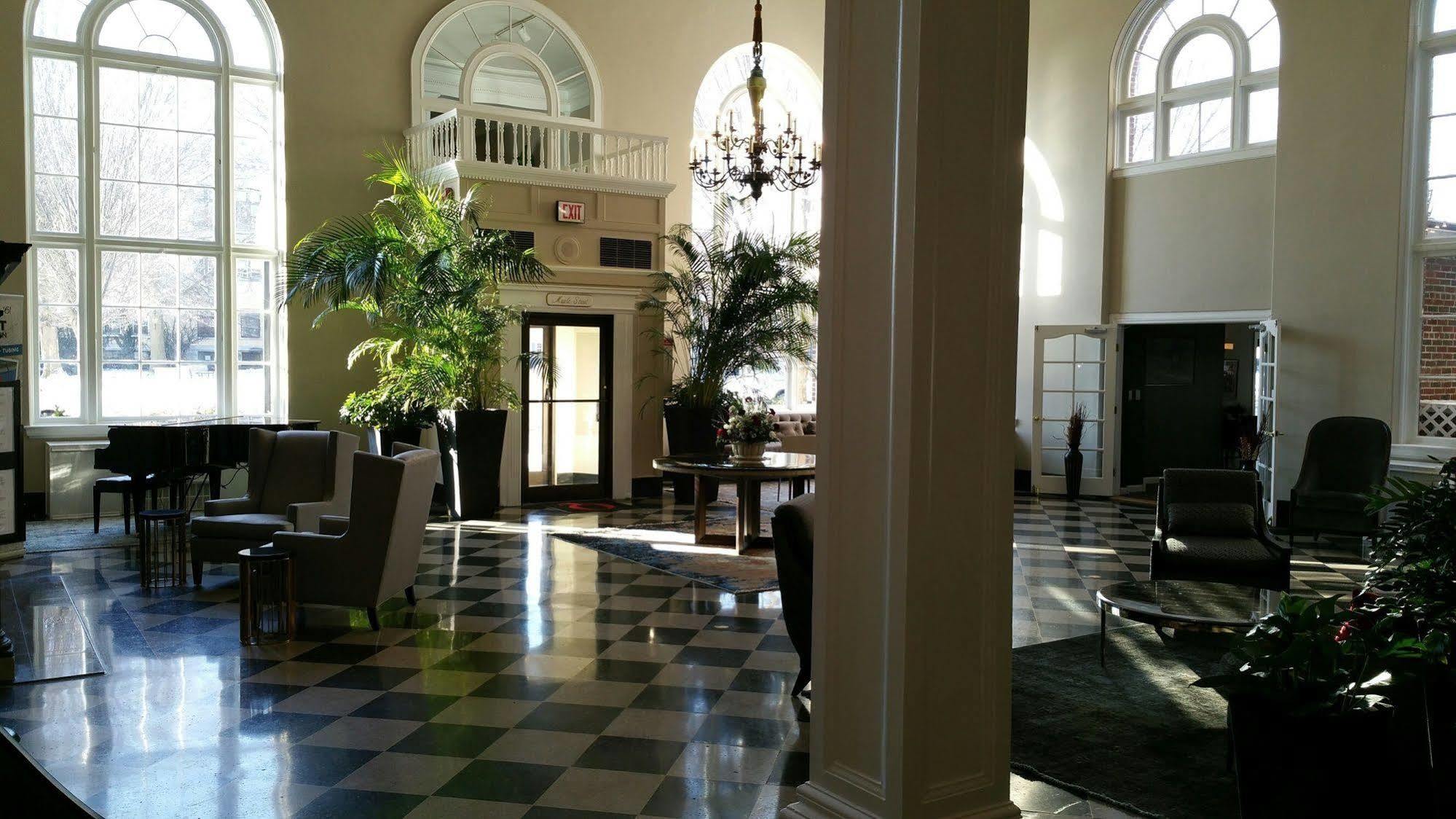 The Queensbury Hotel Glens Falls Extérieur photo